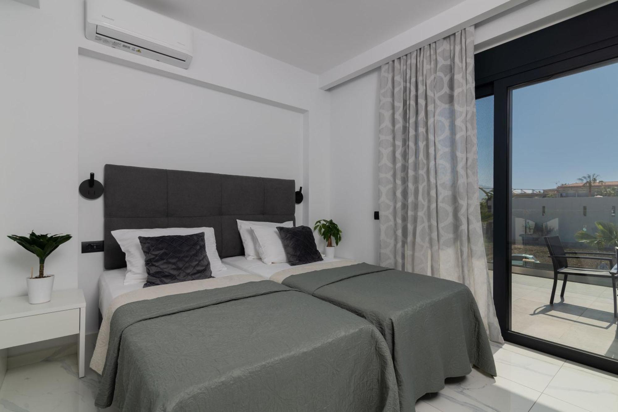 Sunwhite Villas - Private Pool & Cozy Atmosphere, By Zantewize 拉加纳斯 外观 照片