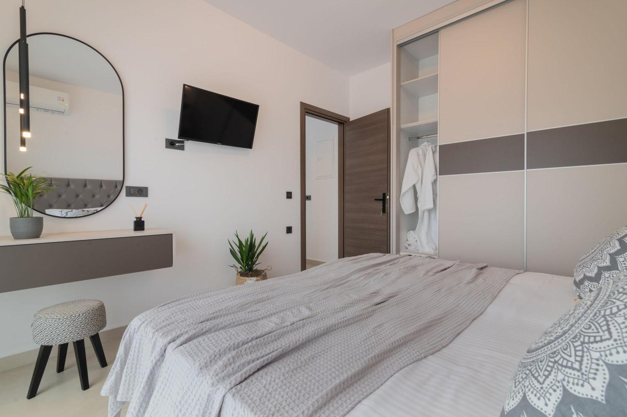 Sunwhite Villas - Private Pool & Cozy Atmosphere, By Zantewize 拉加纳斯 外观 照片